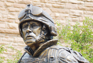 phMKP1StatuePhoto