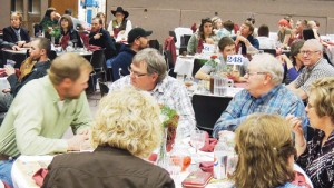 phCNCCGoodDinner,AuctionCrowd