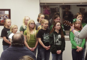 phrgRangelyElem.ChoirPerformsForSchoolBoard
