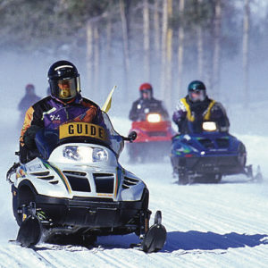 snowmobiles-535686_1280