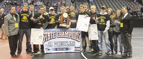Herald Times – mkteam and coaches with trophy
