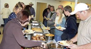 phmkMEFDinnerAtFundraiser