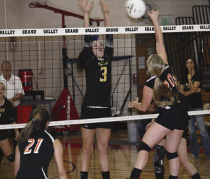 b-phmkvball-halle-by-becky-hughes